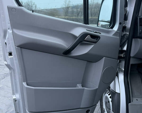 Сірий Мерседес Sprinter, об'ємом двигуна 2.99 л та пробігом 401 тис. км за 13500 $, фото 14 на Automoto.ua