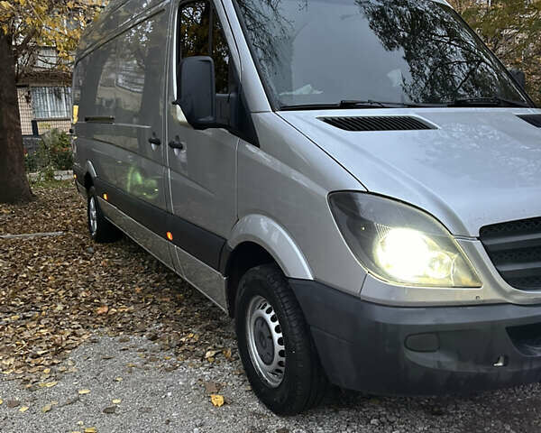 Серый Мерседес Sprinter, объемом двигателя 2.14 л и пробегом 375 тыс. км за 17000 $, фото 4 на Automoto.ua