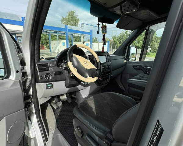 Сірий Мерседес Sprinter, об'ємом двигуна 2.1 л та пробігом 540 тис. км за 18300 $, фото 9 на Automoto.ua