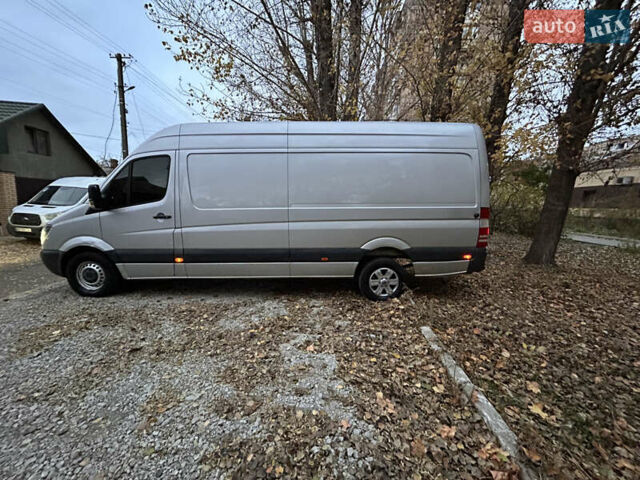 Серый Мерседес Sprinter, объемом двигателя 2.14 л и пробегом 375 тыс. км за 17000 $, фото 5 на Automoto.ua