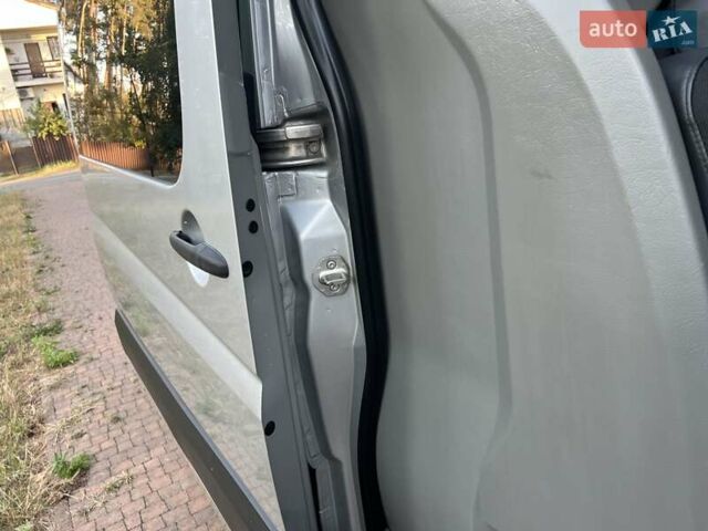 Серый Мерседес Sprinter, объемом двигателя 2.2 л и пробегом 290 тыс. км за 23950 $, фото 99 на Automoto.ua