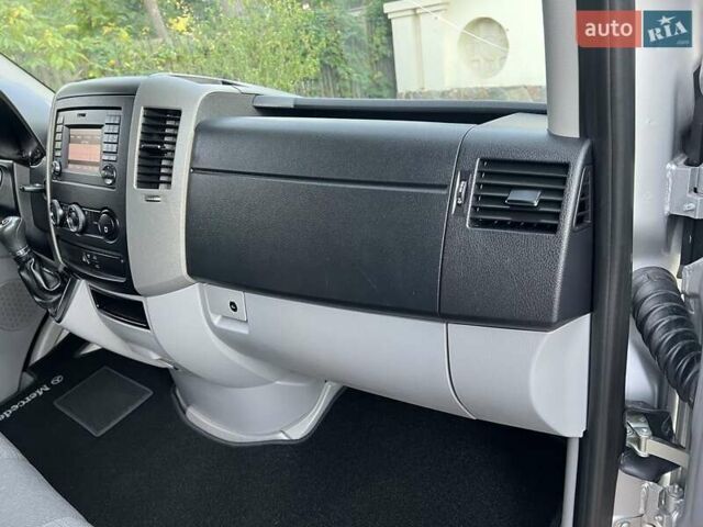 Серый Мерседес Sprinter, объемом двигателя 2.2 л и пробегом 290 тыс. км за 23950 $, фото 72 на Automoto.ua
