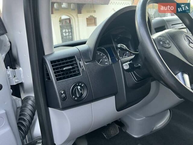 Серый Мерседес Sprinter, объемом двигателя 2.2 л и пробегом 290 тыс. км за 23950 $, фото 41 на Automoto.ua