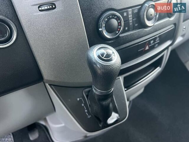 Серый Мерседес Sprinter, объемом двигателя 2.2 л и пробегом 290 тыс. км за 23950 $, фото 51 на Automoto.ua