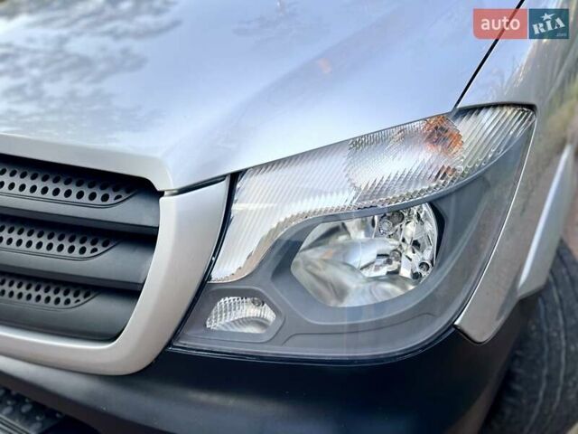 Серый Мерседес Sprinter, объемом двигателя 2.2 л и пробегом 290 тыс. км за 23950 $, фото 6 на Automoto.ua