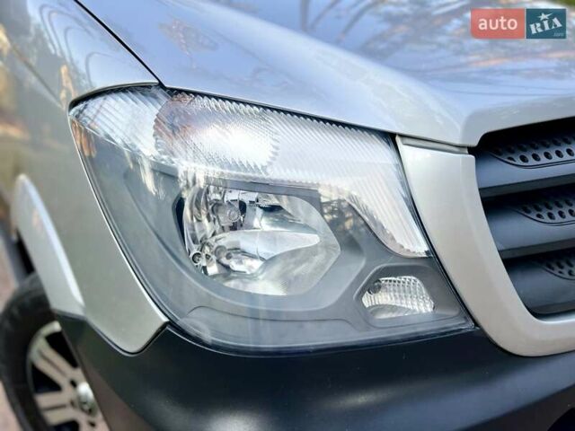 Серый Мерседес Sprinter, объемом двигателя 2.2 л и пробегом 290 тыс. км за 23950 $, фото 5 на Automoto.ua