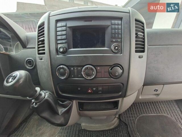 Сірий Мерседес Sprinter, об'ємом двигуна 2.14 л та пробігом 257 тис. км за 17999 $, фото 15 на Automoto.ua