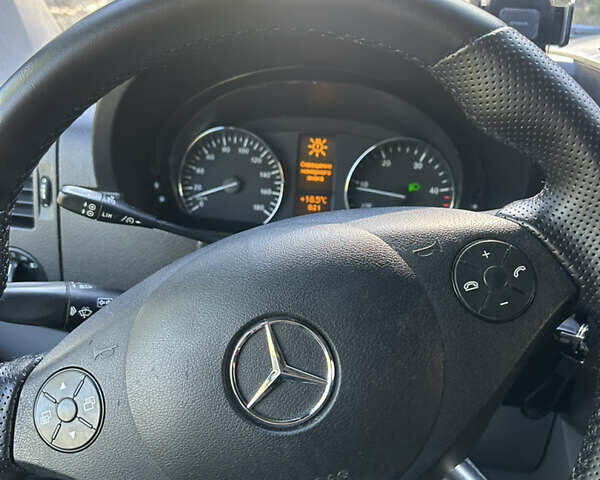 Серый Мерседес Sprinter, объемом двигателя 2.15 л и пробегом 423 тыс. км за 27900 $, фото 1 на Automoto.ua