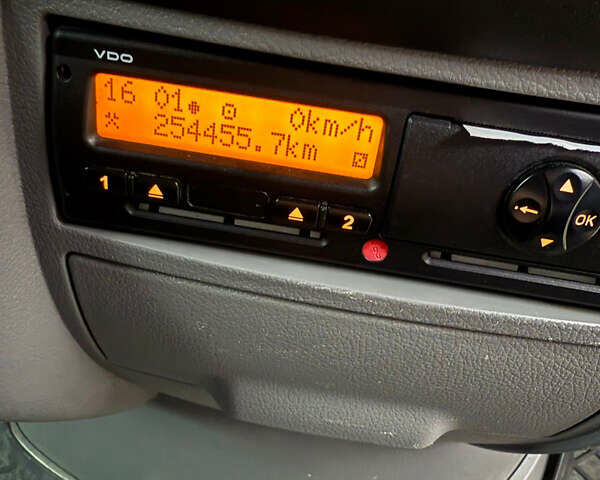 Серый Мерседес Sprinter, объемом двигателя 3 л и пробегом 254 тыс. км за 33700 $, фото 9 на Automoto.ua