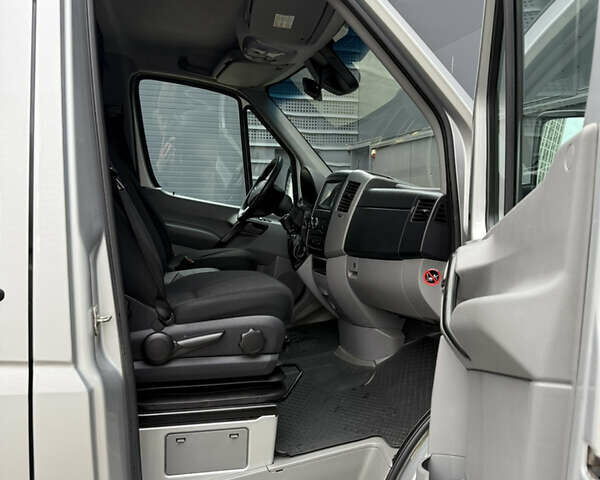 Серый Мерседес Sprinter, объемом двигателя 0 л и пробегом 420 тыс. км за 20000 $, фото 24 на Automoto.ua