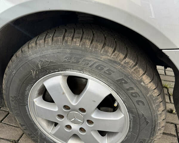 Серый Мерседес Sprinter, объемом двигателя 2.99 л и пробегом 344 тыс. км за 22000 $, фото 2 на Automoto.ua