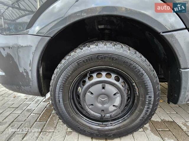 Сірий Мерседес Sprinter, об'ємом двигуна 2.14 л та пробігом 249 тис. км за 19900 $, фото 17 на Automoto.ua