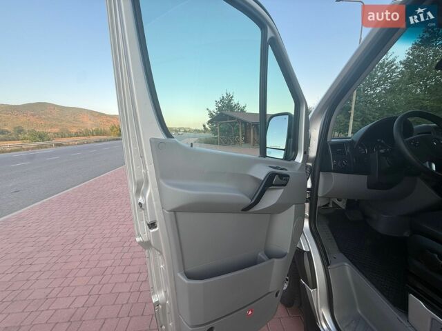 Серый Мерседес Sprinter, объемом двигателя 0 л и пробегом 336 тыс. км за 20700 $, фото 38 на Automoto.ua