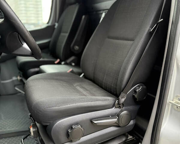 Серый Мерседес Sprinter, объемом двигателя 0 л и пробегом 420 тыс. км за 20000 $, фото 31 на Automoto.ua