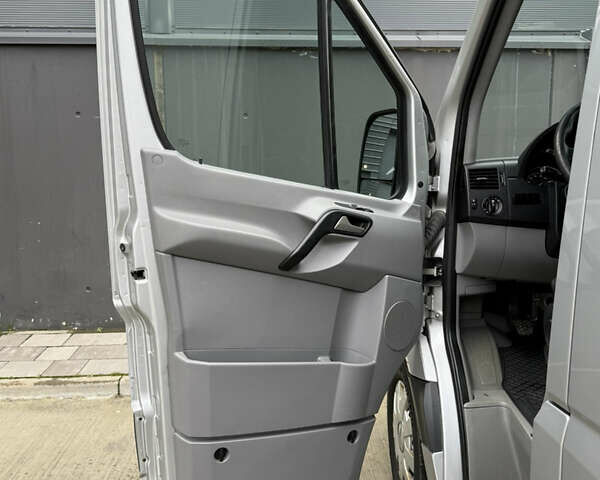 Серый Мерседес Sprinter, объемом двигателя 0 л и пробегом 420 тыс. км за 20000 $, фото 28 на Automoto.ua