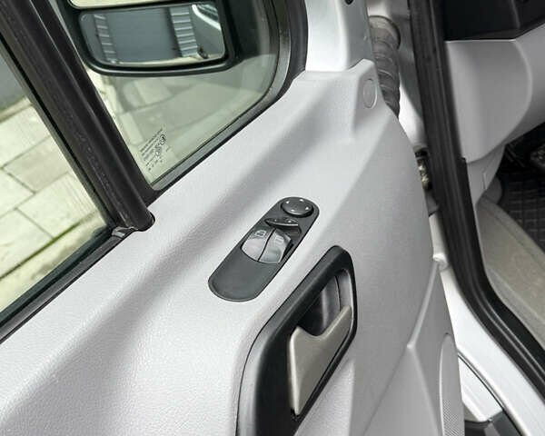 Серый Мерседес Sprinter, объемом двигателя 0 л и пробегом 420 тыс. км за 20000 $, фото 29 на Automoto.ua