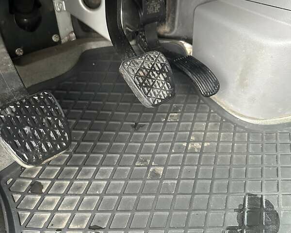 Серый Мерседес Sprinter, объемом двигателя 2.1 л и пробегом 277 тыс. км за 17500 $, фото 8 на Automoto.ua