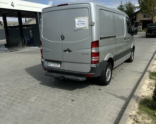 Серый Мерседес Sprinter, объемом двигателя 2.1 л и пробегом 277 тыс. км за 17500 $, фото 3 на Automoto.ua