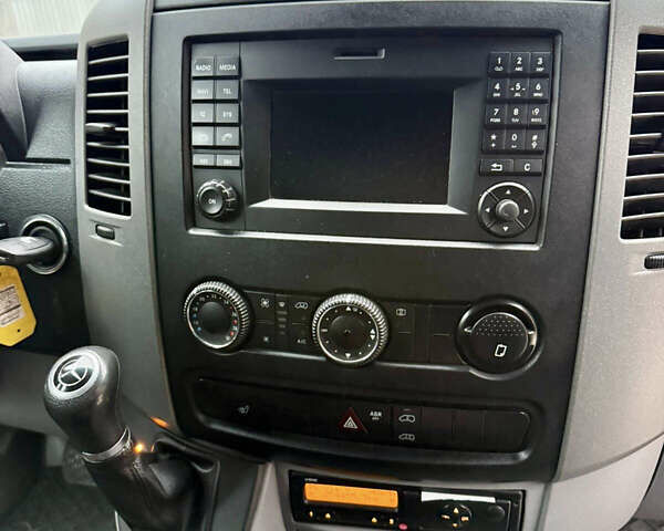 Сірий Мерседес Sprinter, об'ємом двигуна 3 л та пробігом 254 тис. км за 34200 $, фото 6 на Automoto.ua