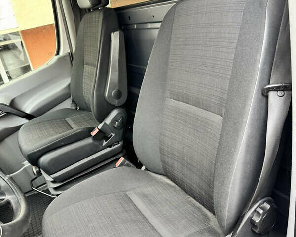 Серый Мерседес Sprinter, объемом двигателя 2.99 л и пробегом 344 тыс. км за 22000 $, фото 17 на Automoto.ua