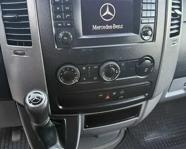 Сірий Мерседес Sprinter, об'ємом двигуна 0 л та пробігом 395 тис. км за 17600 $, фото 11 на Automoto.ua