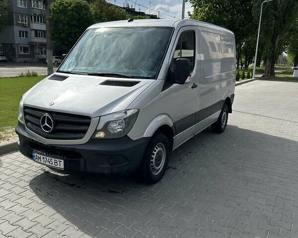 Серый Мерседес Sprinter, объемом двигателя 2.1 л и пробегом 277 тыс. км за 17500 $, фото 2 на Automoto.ua