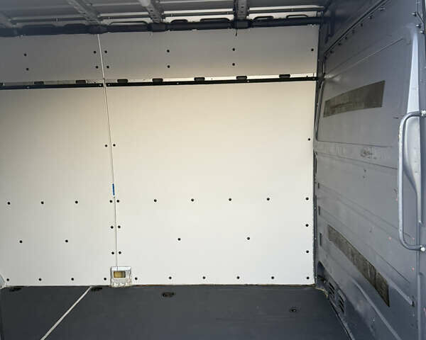 Сірий Мерседес Sprinter, об'ємом двигуна 0 л та пробігом 395 тис. км за 17600 $, фото 15 на Automoto.ua