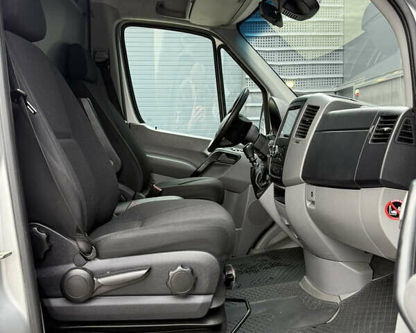 Серый Мерседес Sprinter, объемом двигателя 0 л и пробегом 420 тыс. км за 20000 $, фото 26 на Automoto.ua
