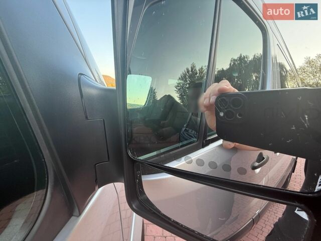 Серый Мерседес Sprinter, объемом двигателя 0 л и пробегом 336 тыс. км за 20700 $, фото 23 на Automoto.ua