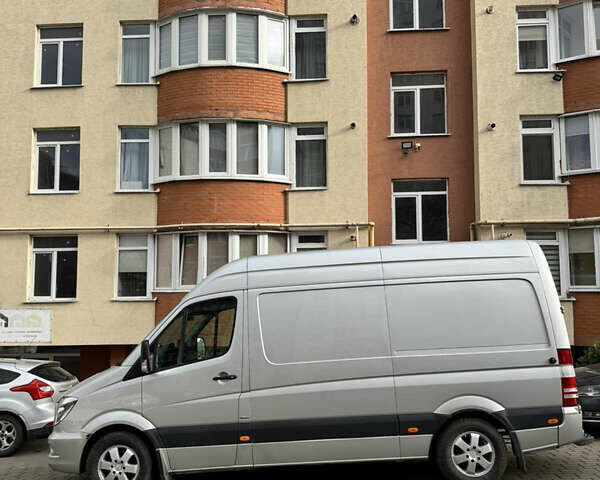 Серый Мерседес Sprinter, объемом двигателя 2.99 л и пробегом 344 тыс. км за 22000 $, фото 4 на Automoto.ua