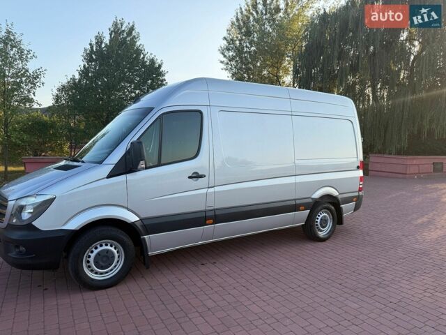 Серый Мерседес Sprinter, объемом двигателя 0 л и пробегом 336 тыс. км за 20700 $, фото 2 на Automoto.ua