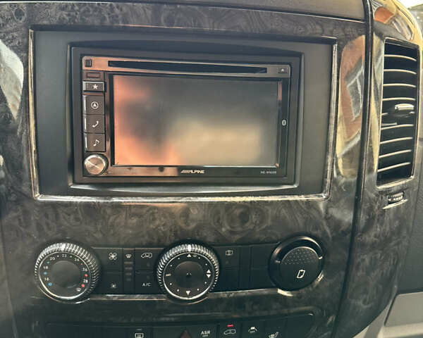 Серый Мерседес Sprinter, объемом двигателя 2.99 л и пробегом 344 тыс. км за 22000 $, фото 14 на Automoto.ua