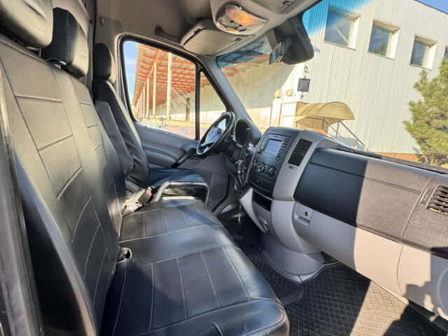 Сірий Мерседес Sprinter, об'ємом двигуна 2.99 л та пробігом 299 тис. км за 20000 $, фото 3 на Automoto.ua