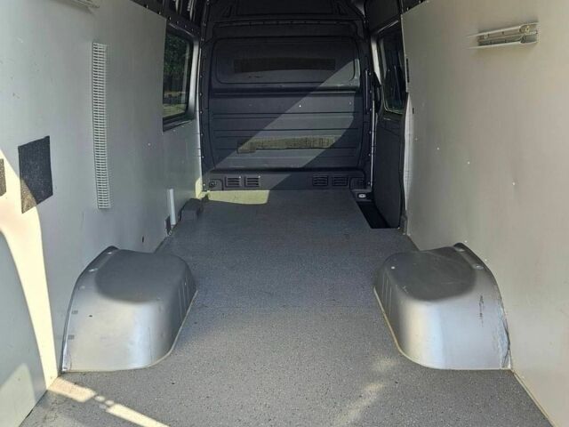 Серый Мерседес Sprinter, объемом двигателя 2.2 л и пробегом 282 тыс. км за 27499 $, фото 11 на Automoto.ua