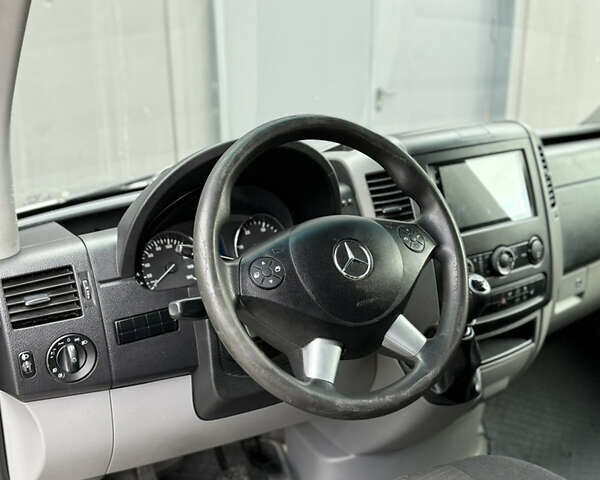 Серый Мерседес Sprinter, объемом двигателя 0 л и пробегом 420 тыс. км за 20000 $, фото 32 на Automoto.ua