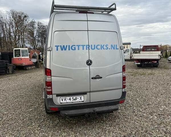 Серый Мерседес Sprinter, объемом двигателя 2.2 л и пробегом 275 тыс. км за 15900 $, фото 11 на Automoto.ua