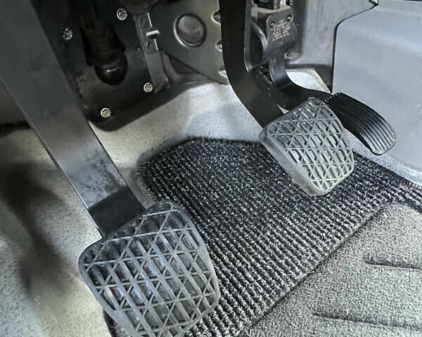 Серый Мерседес Sprinter, объемом двигателя 2.2 л и пробегом 215 тыс. км за 19699 $, фото 24 на Automoto.ua