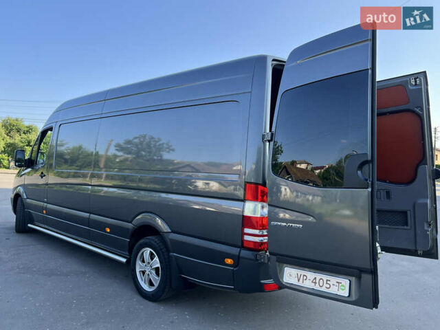 Серый Мерседес Sprinter, объемом двигателя 2.2 л и пробегом 215 тыс. км за 19699 $, фото 17 на Automoto.ua