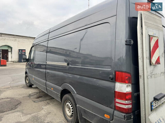 Серый Мерседес Sprinter, объемом двигателя 2.2 л и пробегом 700 тыс. км за 11000 $, фото 4 на Automoto.ua