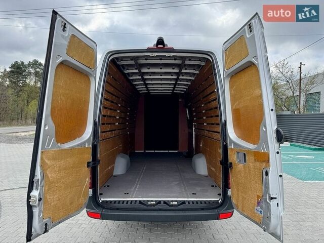 Серый Мерседес Sprinter, объемом двигателя 2.1 л и пробегом 332 тыс. км за 19900 $, фото 37 на Automoto.ua