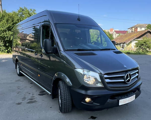 Серый Мерседес Sprinter, объемом двигателя 2.2 л и пробегом 215 тыс. км за 19699 $, фото 1 на Automoto.ua
