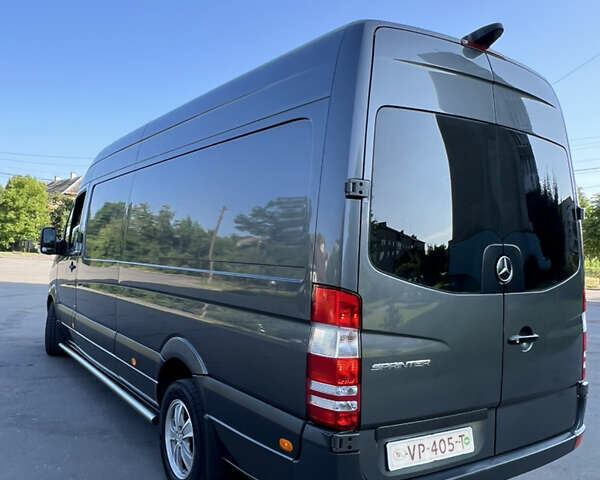 Серый Мерседес Sprinter, объемом двигателя 2.2 л и пробегом 215 тыс. км за 19699 $, фото 12 на Automoto.ua