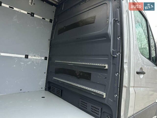 Серый Мерседес Sprinter, объемом двигателя 3 л и пробегом 277 тыс. км за 38800 $, фото 13 на Automoto.ua
