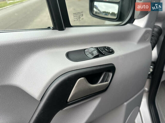 Серый Мерседес Sprinter, объемом двигателя 2.2 л и пробегом 291 тыс. км за 21500 $, фото 17 на Automoto.ua