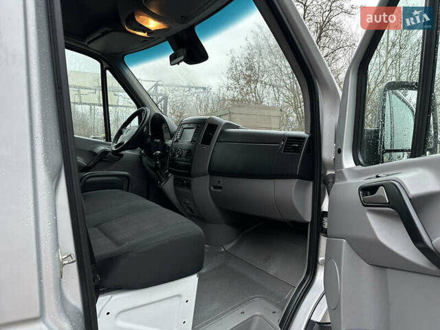 Серый Мерседес Sprinter, объемом двигателя 3 л и пробегом 277 тыс. км за 38800 $, фото 15 на Automoto.ua