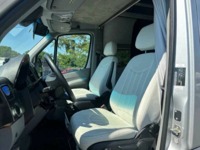 Серый Мерседес Sprinter, объемом двигателя 3 л и пробегом 76 тыс. км за 18700 $, фото 8 на Automoto.ua