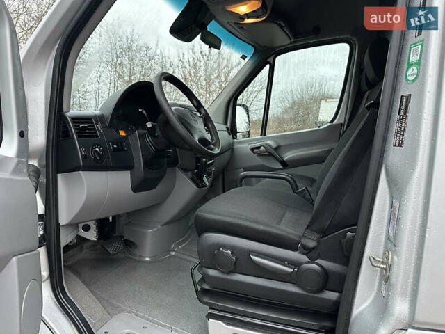 Серый Мерседес Sprinter, объемом двигателя 3 л и пробегом 277 тыс. км за 38800 $, фото 14 на Automoto.ua