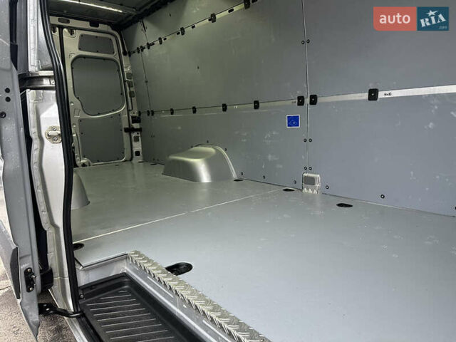 Серый Мерседес Sprinter, объемом двигателя 3 л и пробегом 277 тыс. км за 38800 $, фото 10 на Automoto.ua