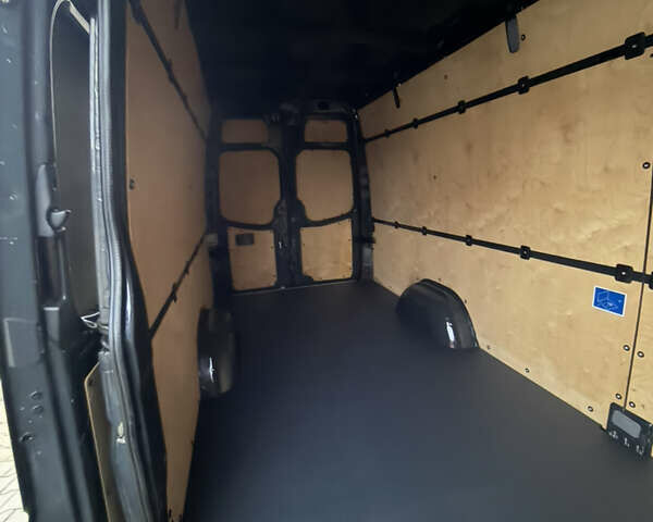 Серый Мерседес Sprinter, объемом двигателя 0 л и пробегом 345 тыс. км за 19200 $, фото 14 на Automoto.ua