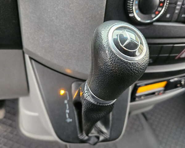 Серый Мерседес Sprinter, объемом двигателя 3 л и пробегом 335 тыс. км за 38499 $, фото 15 на Automoto.ua